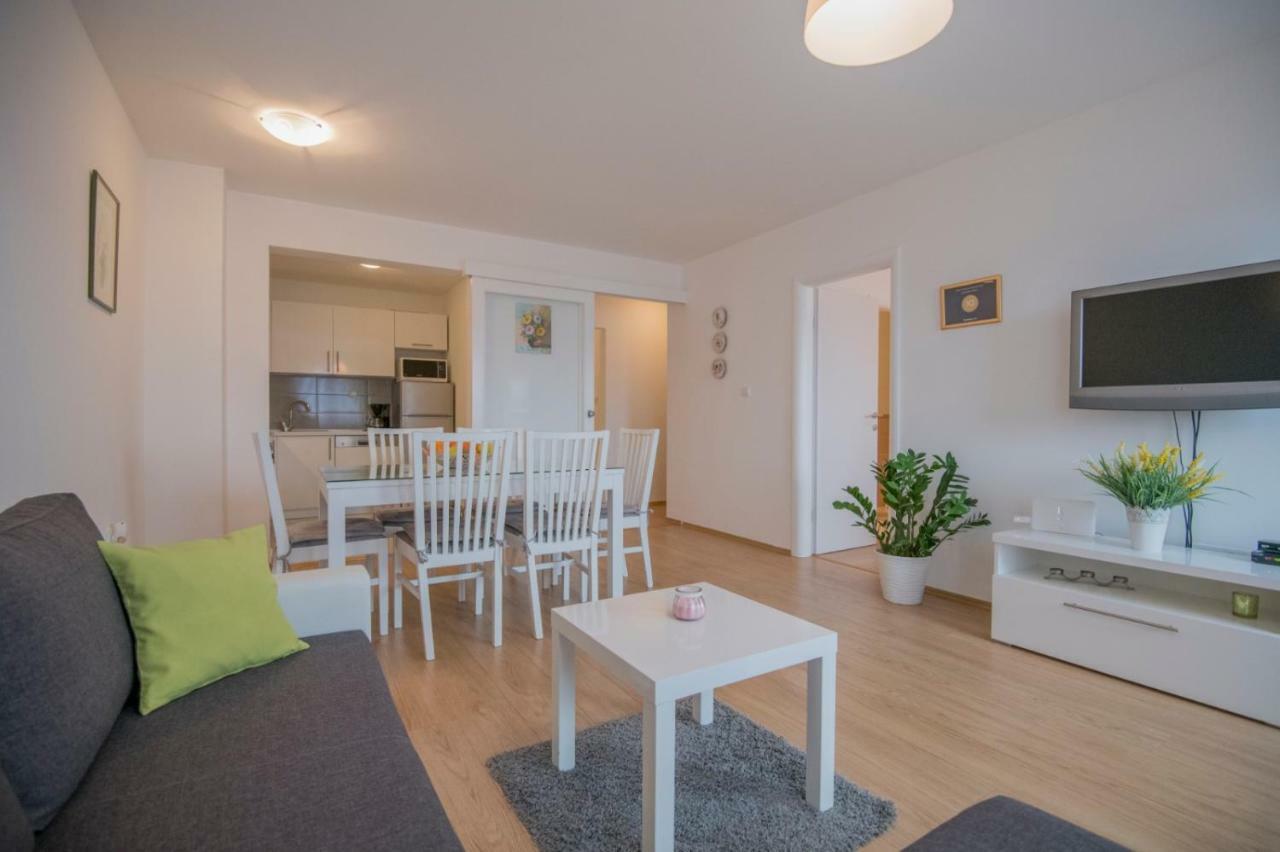Apartment Petra Imotski Bagian luar foto